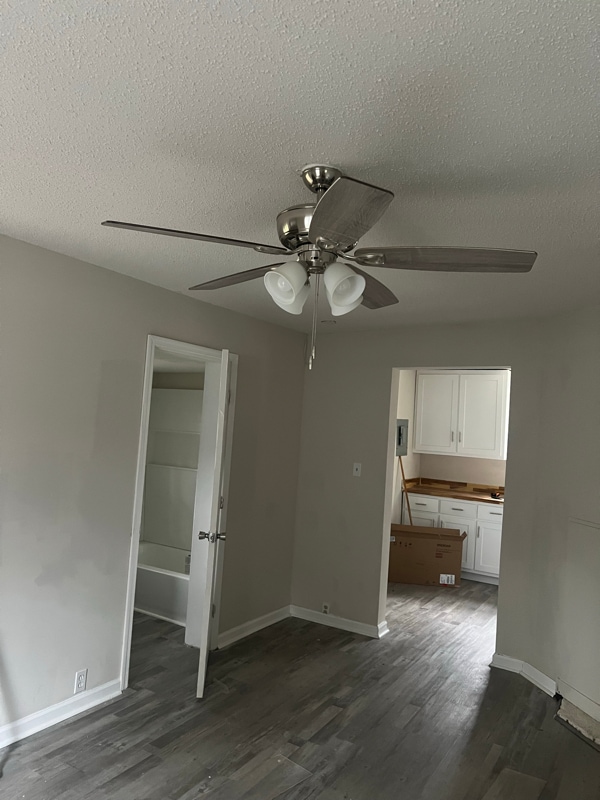 Building Photo - 526 10th Ave