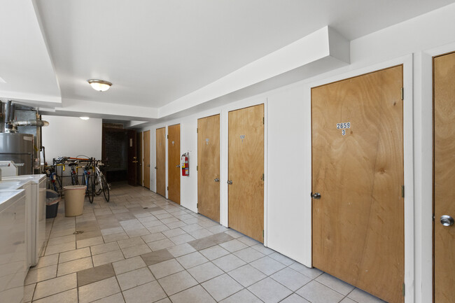 Foto del edificio - 1351 N Washtenaw Ave