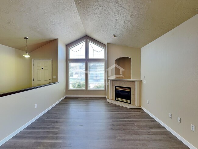 Building Photo - 5100 W Ravenscroft St