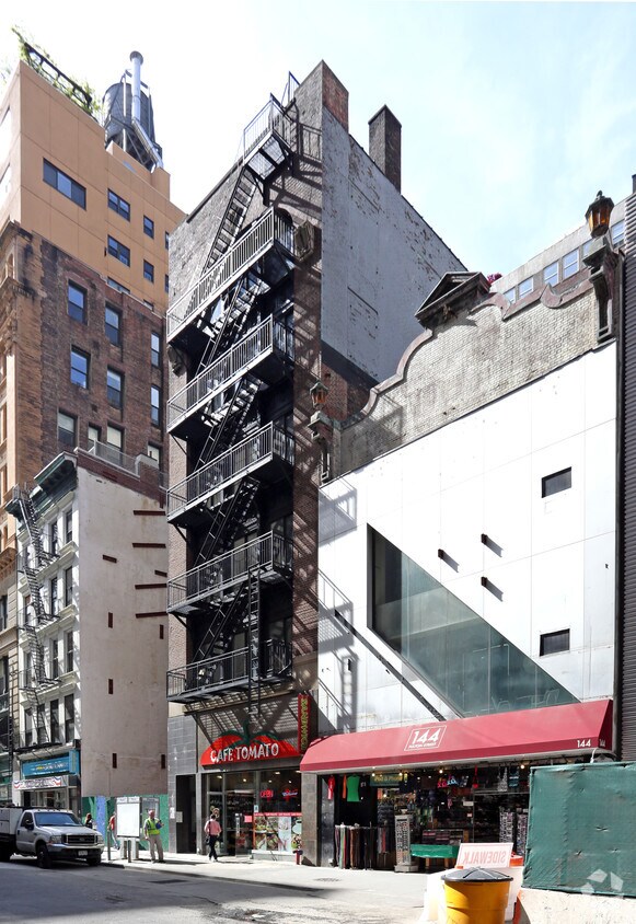 Foto principal - 142 Fulton St