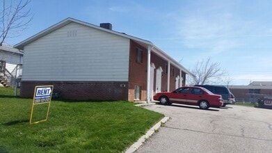 Building Photo - 147 W 2575 N