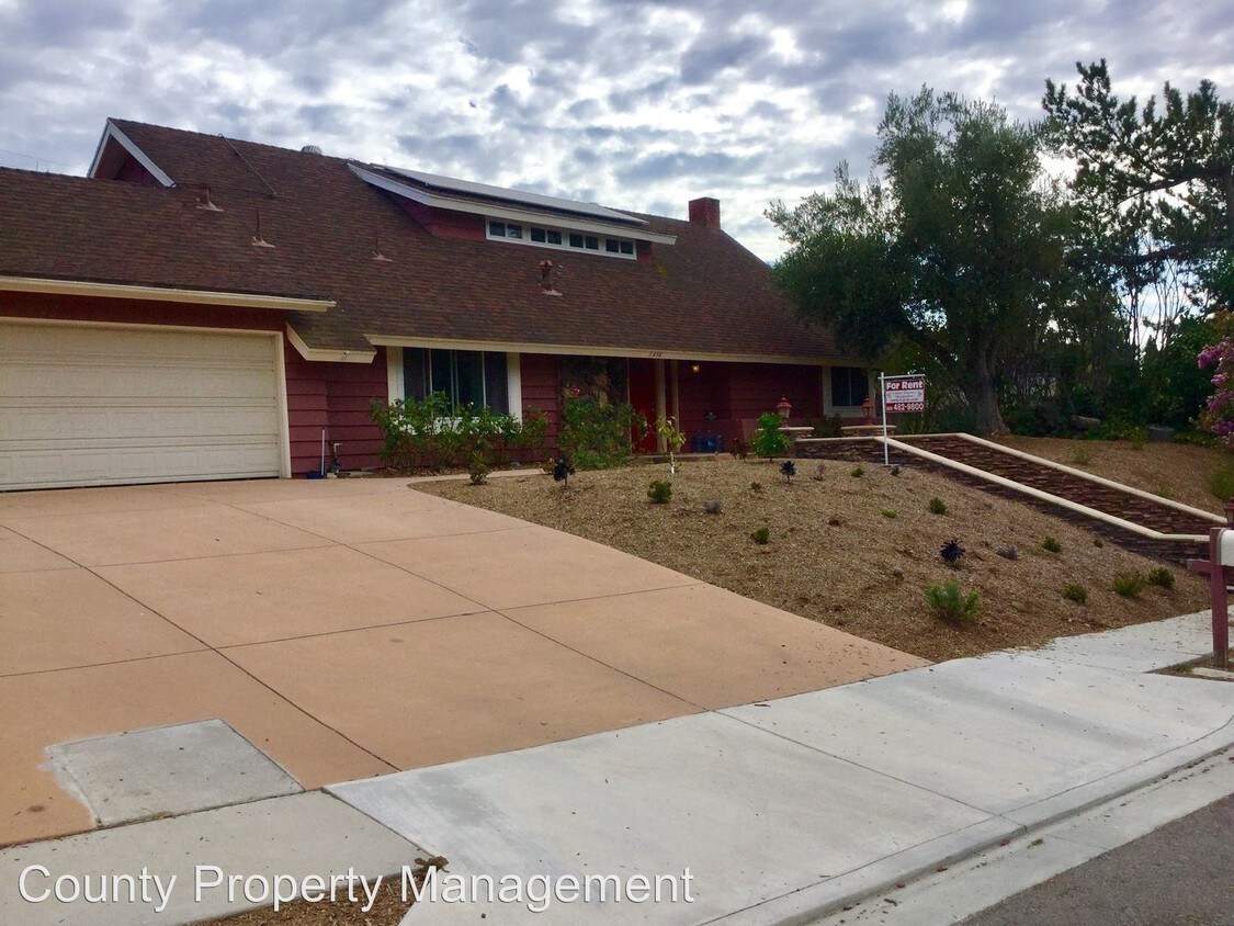Primary Photo - 2058 Montrose Dr