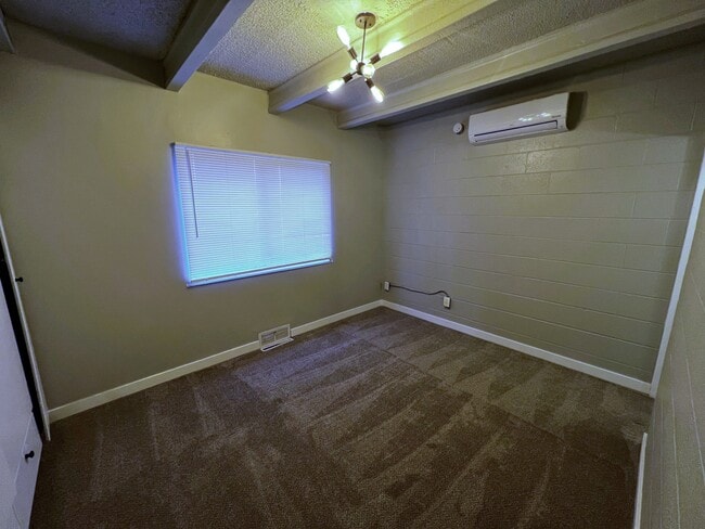 Building Photo - 2253 S 700 E