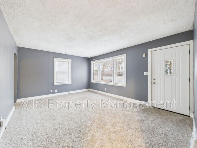 Building Photo - 7424 Bellefontaine Ave