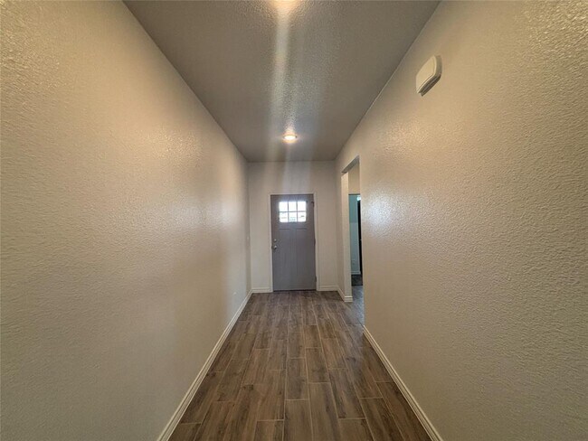 Building Photo - 725 Freedom Cir