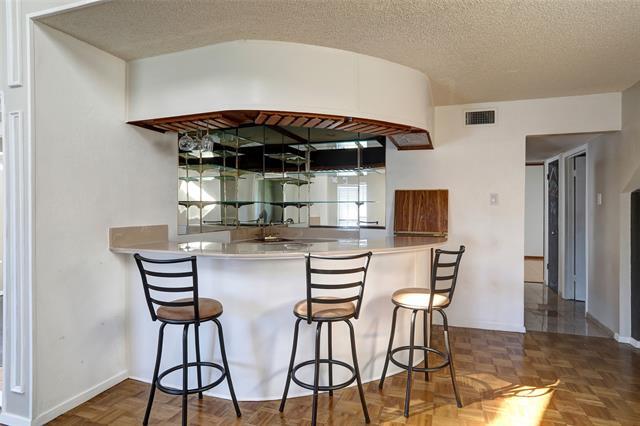 Foto del edificio - 2105 Wheaton Dr
