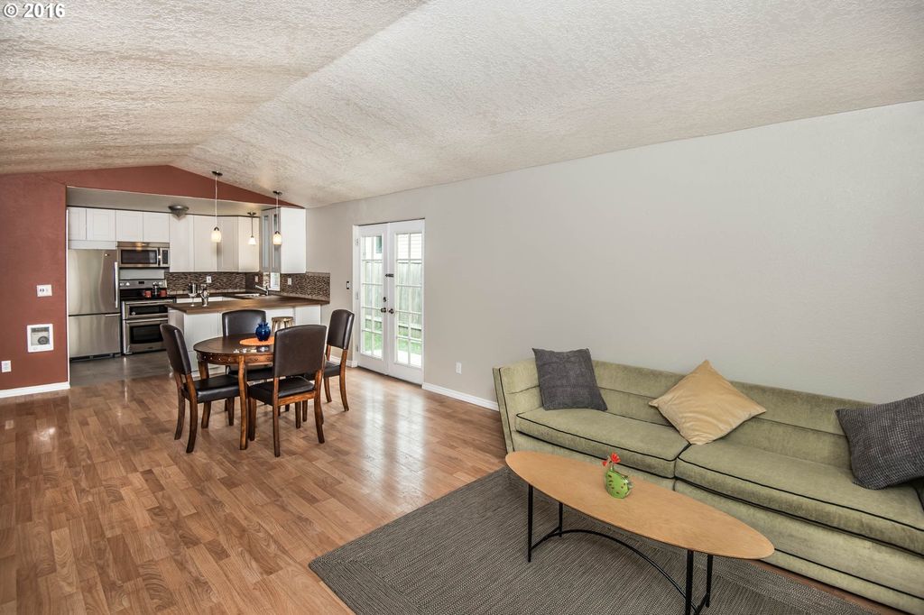 Foto principal - 1318 NE Rosa Parks Way