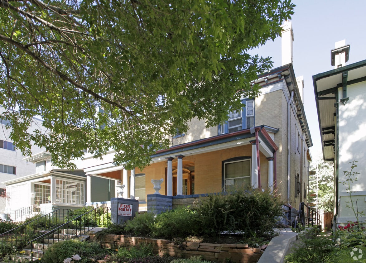 Building Photo - Wolf Apartments