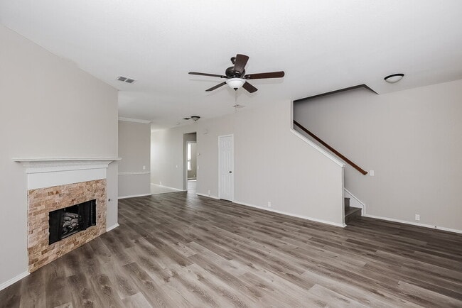 Foto del edificio - 8212 French Quarter Ln
