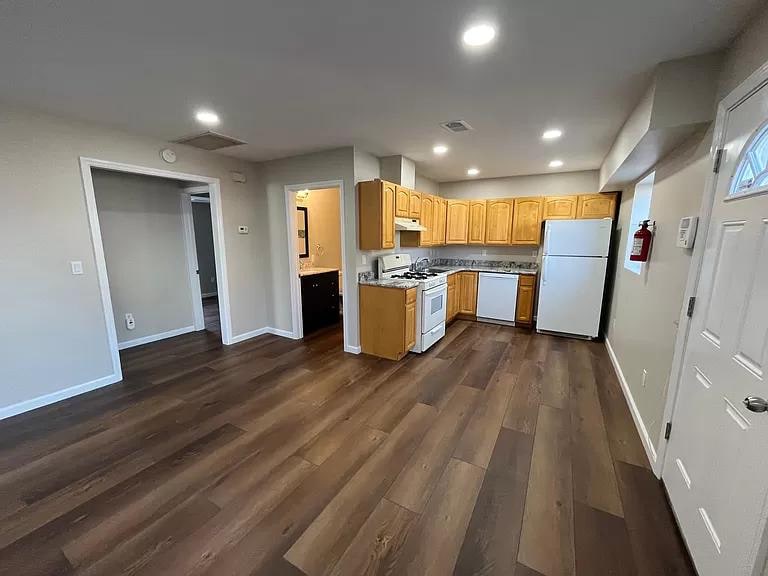 Foto principal - 63 Oakland St