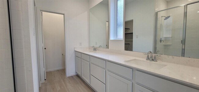 Building Photo - 21623 Colonial Medow Creek Trl