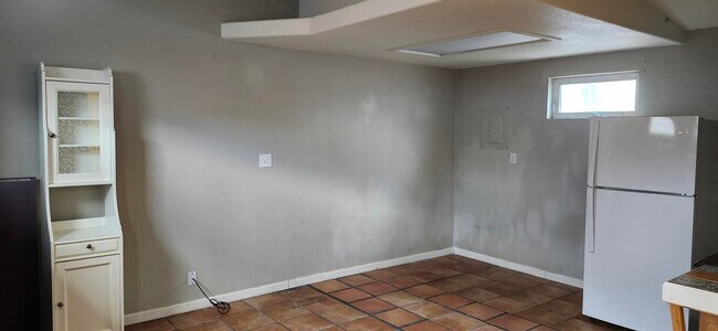 Building Photo - 1512 W Vermijo St