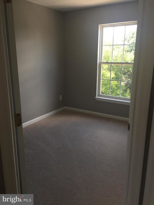 Building Photo - 3553 Ellery Cir