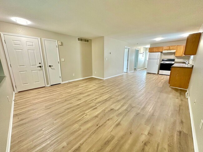 Foto del edificio - 2464/2466 S. 76th Street