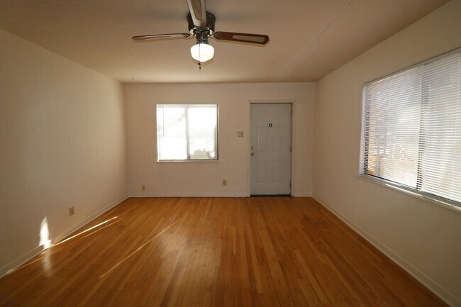 Foto del edificio - 629 Jefferson St NE