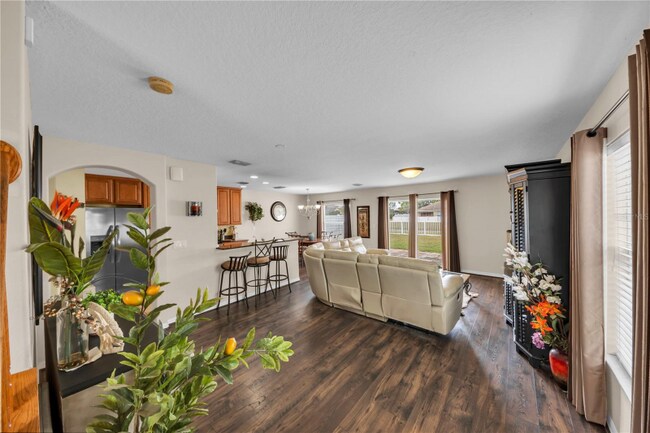 Building Photo - 3323 Thistledown Ln