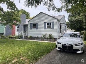 Building Photo - 2625 Avondale Ave
