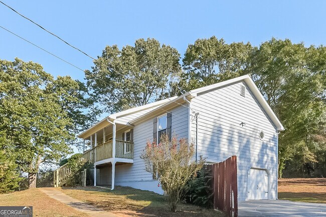 Foto del edificio - 16 Fairfield Way SW