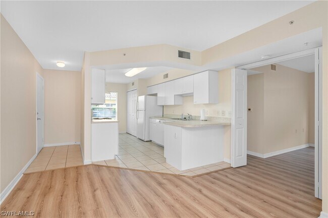 Foto del edificio - 25735 Lake Amelia Way