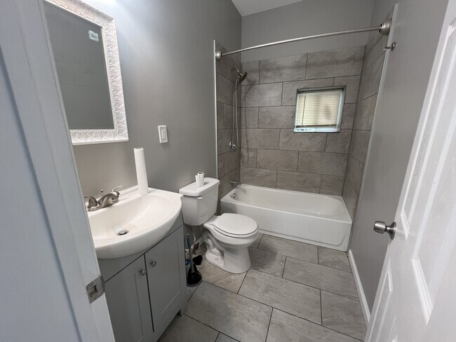 Building Photo - 3320 Gwynns Falls Pky