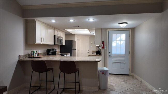 Foto del edificio - 16 Highland Park Ave