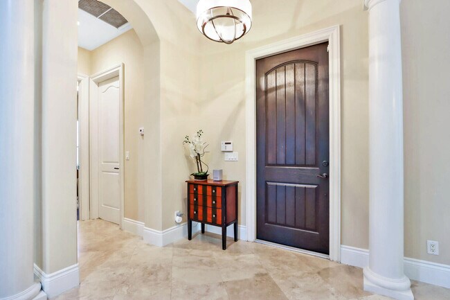 Building Photo - 124 Tulip Tree Ct