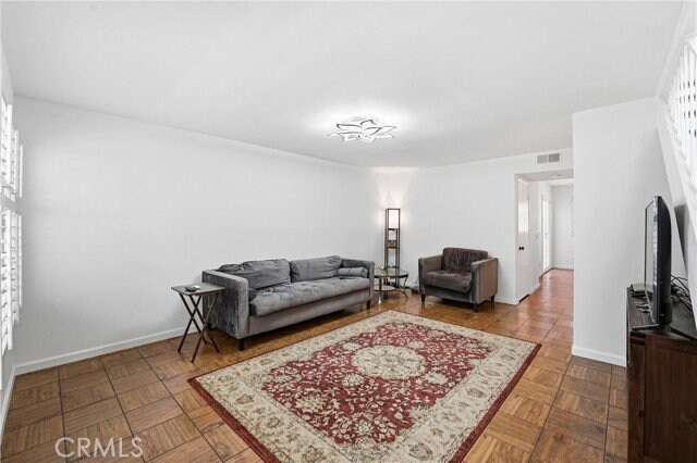 Foto del edificio - 104 Oval Rd