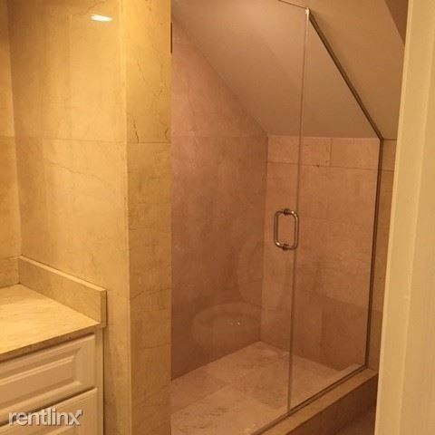 Building Photo - 2 br, 2 bath Condo - 170 W Burton Pl