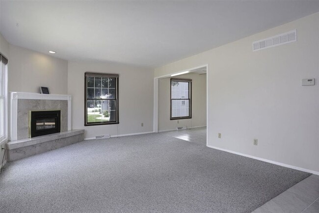 Living Room - 1140 S Bluemound Dr