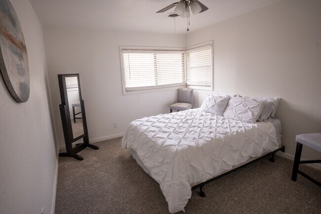 Foto del edificio - 1559 Parr St