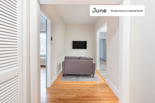 Foto del edificio - Room in Shared 2 bed/1 bath home