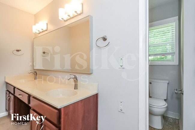 Building Photo - 4925 Olaughlin Ct SW