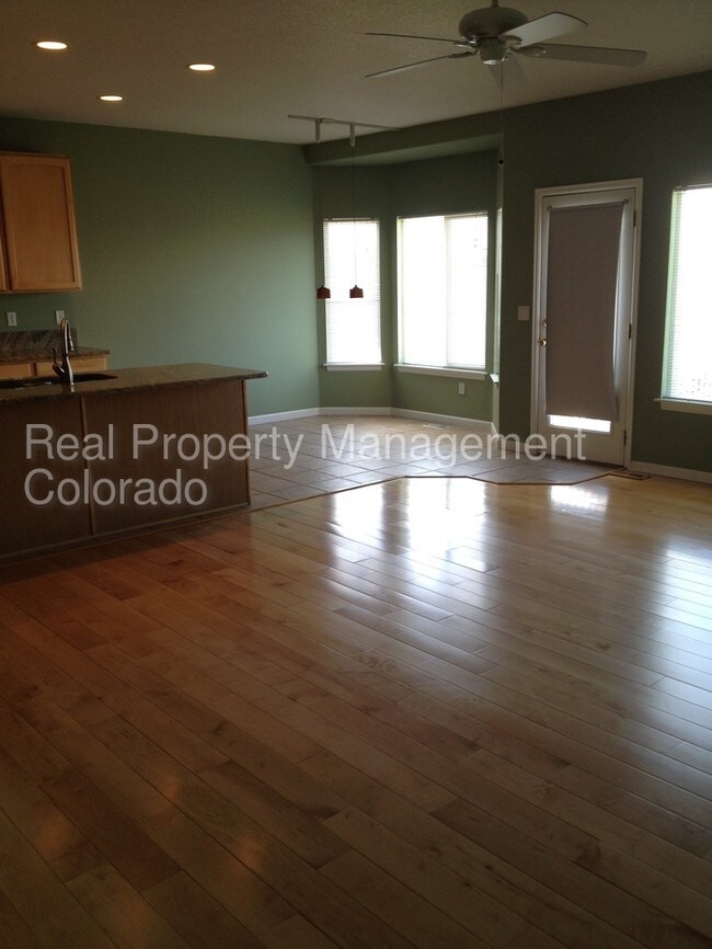 Building Photo - Great Home with Mountain Views