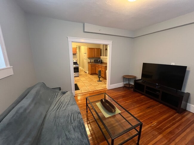 Photo - 14-16-16 Hamilton Rd Apartment