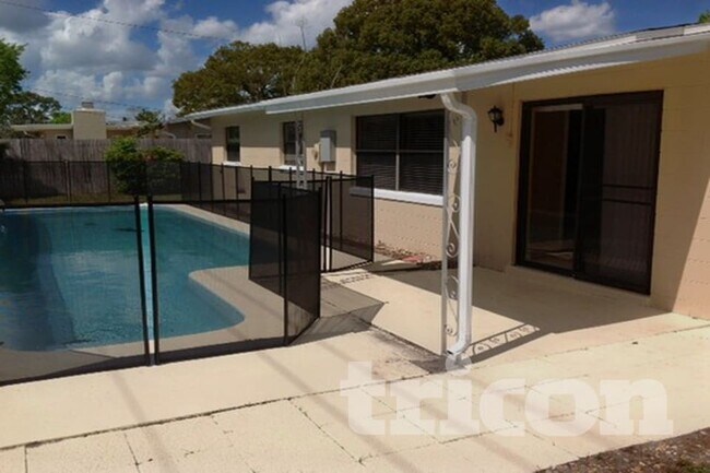 Foto del edificio - 120 Waverly Dr