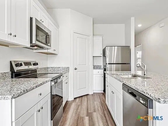 Foto del edificio - Room in House on Mullen Wy