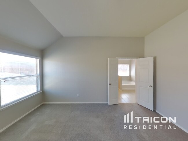 Foto del edificio - 936 Deer Valley Dr