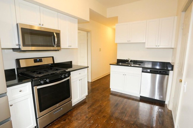 Foto del edificio - 1311 W Leland Ave