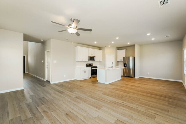 Building Photo - 1223 Paintbrush Dr