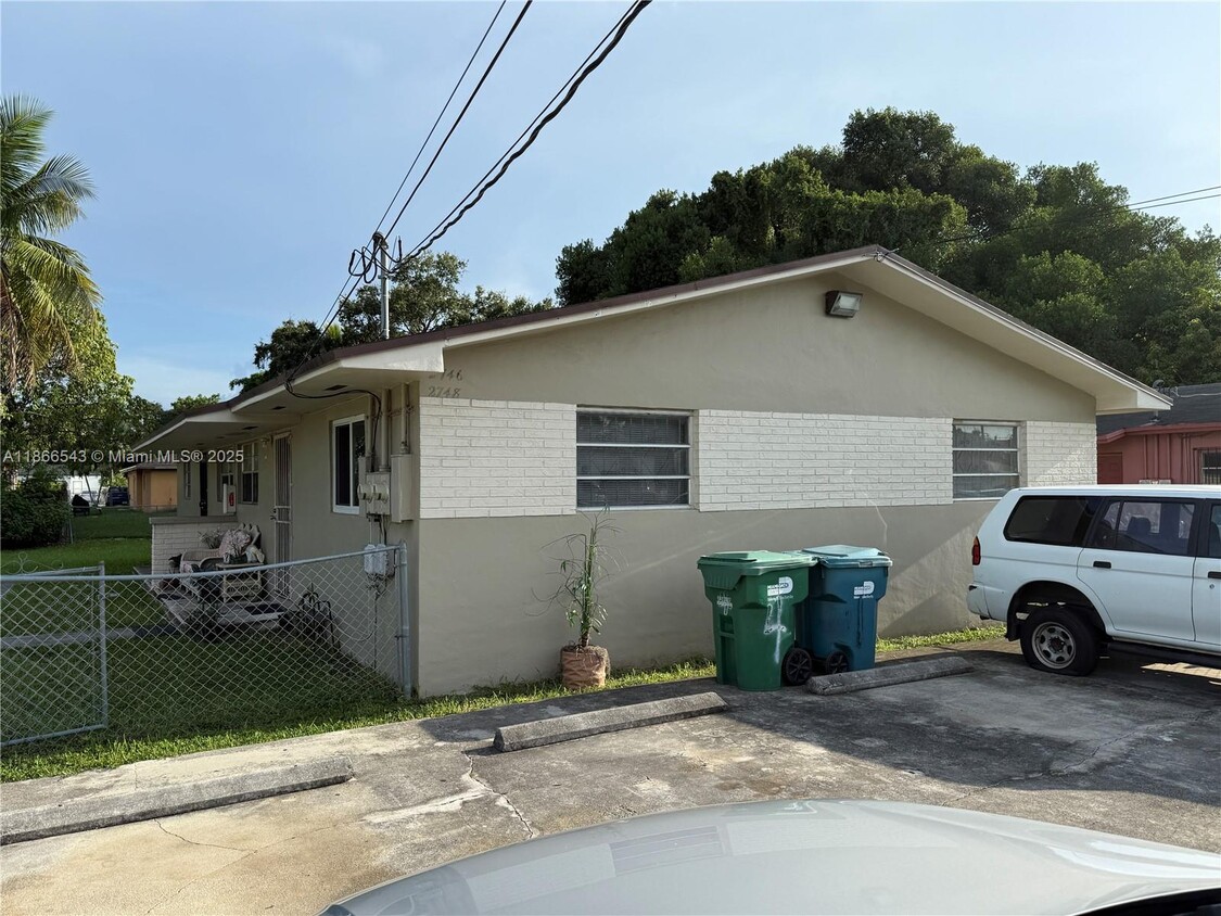 Primary Photo - 2742 NW 49th St