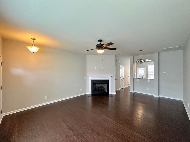 Foto del edificio - Great Townhome in Renaissance Park