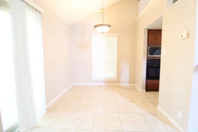 Building Photo - 14302 Indian Woods