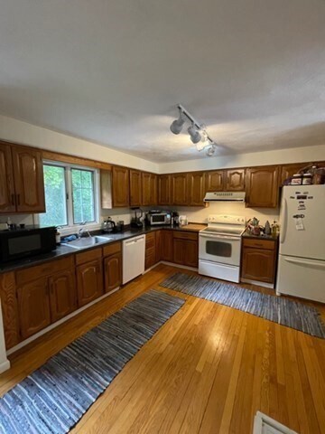 Building Photo - 100C Allandale St