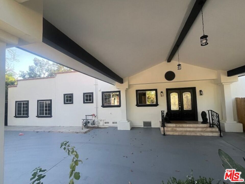 Foto principal - 5719 Beckford Ave