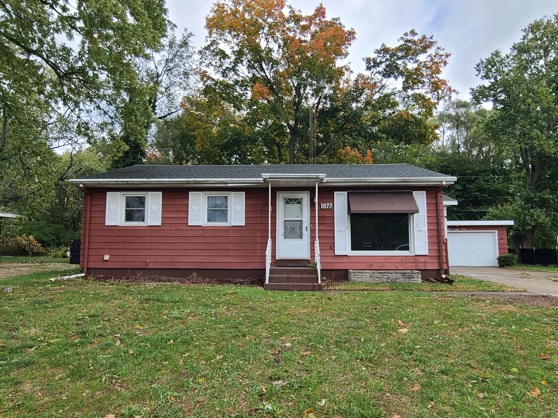 Foto principal - Newly Updated 3-Bedroom, 1-Bathroom Home in Benton Harbor