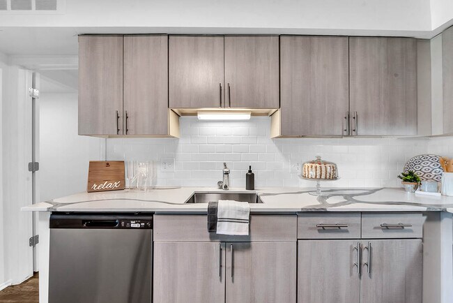 Foto del edificio - Edge At Farmington Hills - Farmington Hills, MI