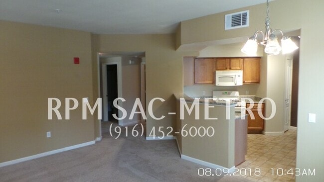 Building Photo - 5350 Dunlay Dr