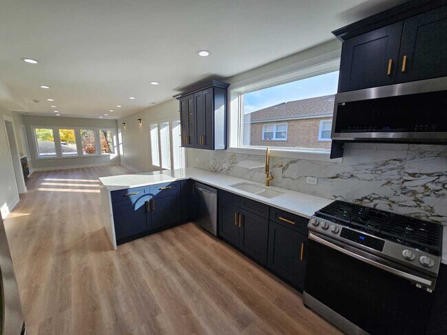 Foto del edificio - 3018 Downing Ave