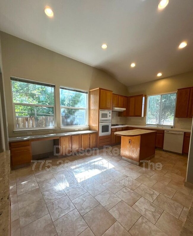 Building Photo - 2662 Pride Dr