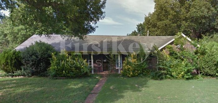 Primary Photo - 3016 Woodstone Manor